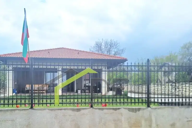 House in Varna, Priselci