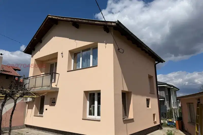 House in област София, Prolesha