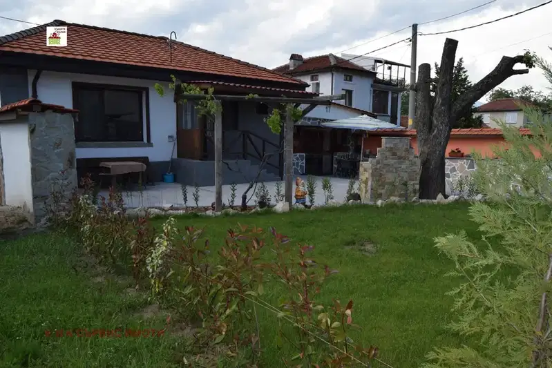 House in Oblast Plovdiv, Prolom