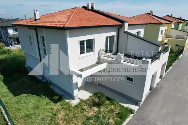 House in Oblast Plovdiv, Pyrvenec