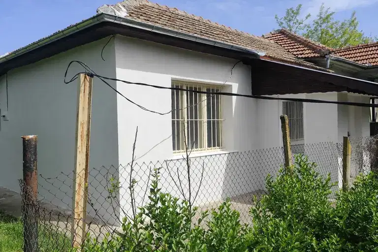House in Oblast Veliko Tyrnovo, Pyrvomaici