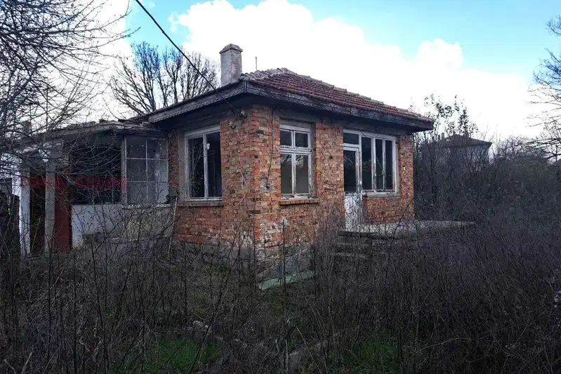 Къща в Бургас, с. Равна гора