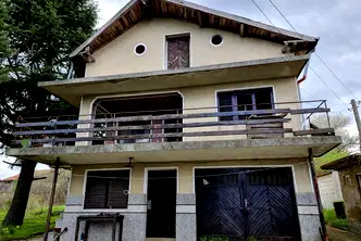 Къща във Варна, с. Равна гора