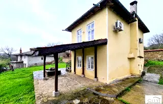 Къща във Велико Търново, с. Родина