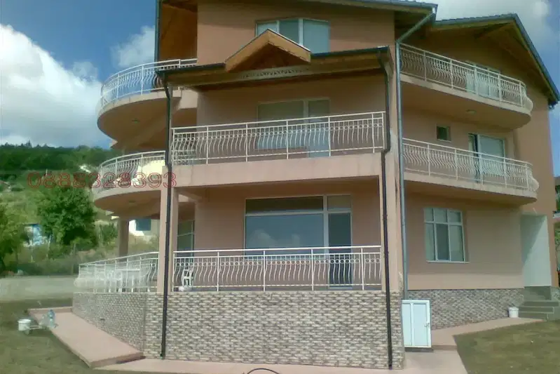 Spacious 9-room house with sea view in Rogachevo village