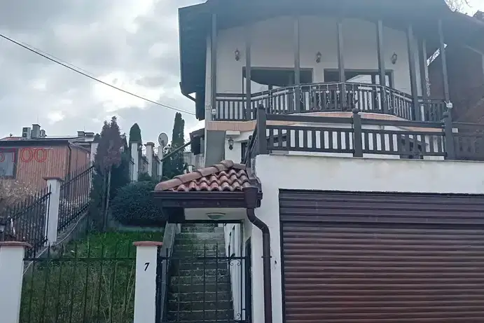 Къща в Перник, с. Рударци