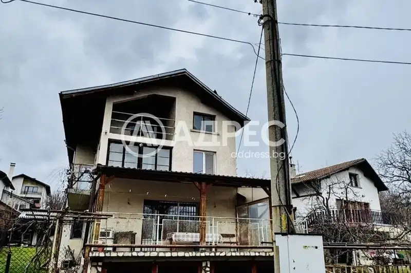Къща в Перник, с. Студена