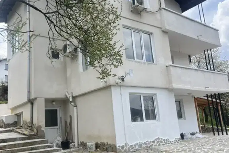 House in област София, Svidnya