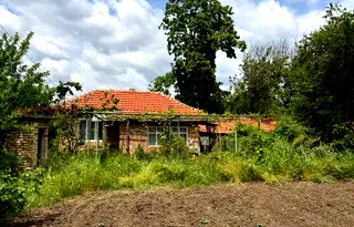 Къща във Варна, с. Тутраканци