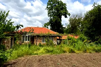 Къща във Варна, с. Тутраканци