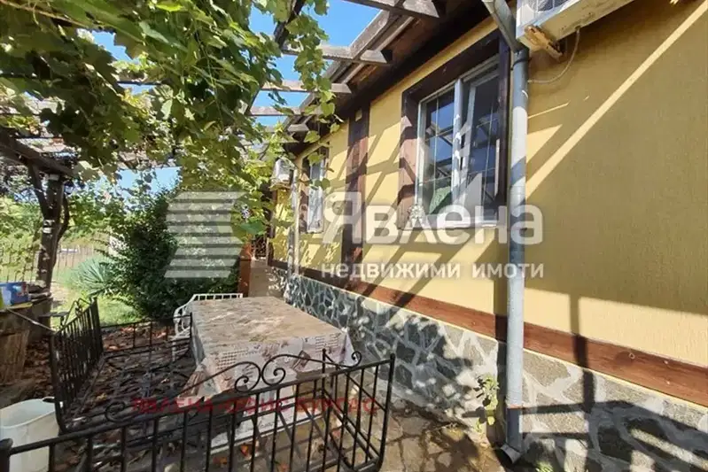 Къща в Бургас, с. Велика