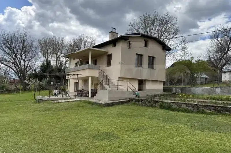 House in Oblast Veliko Tyrnovo, Vetrinci