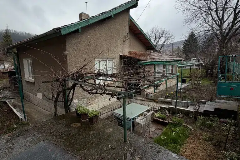 House in Vladaya