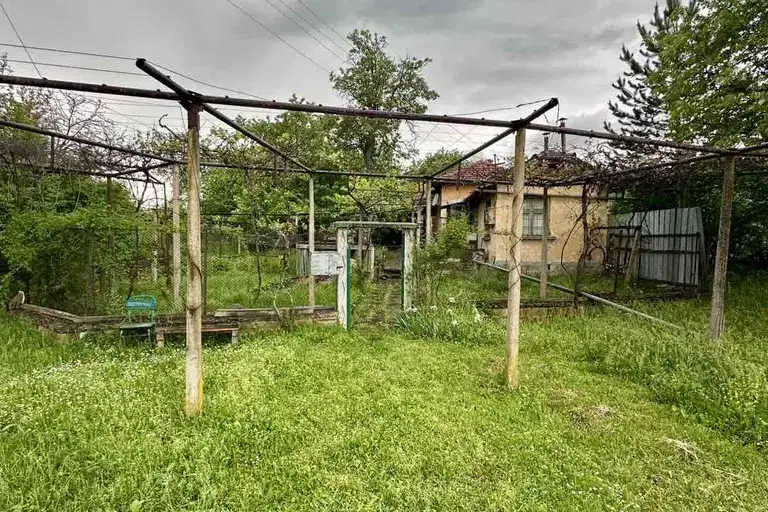 Къща в Ловеч, с. Врабево