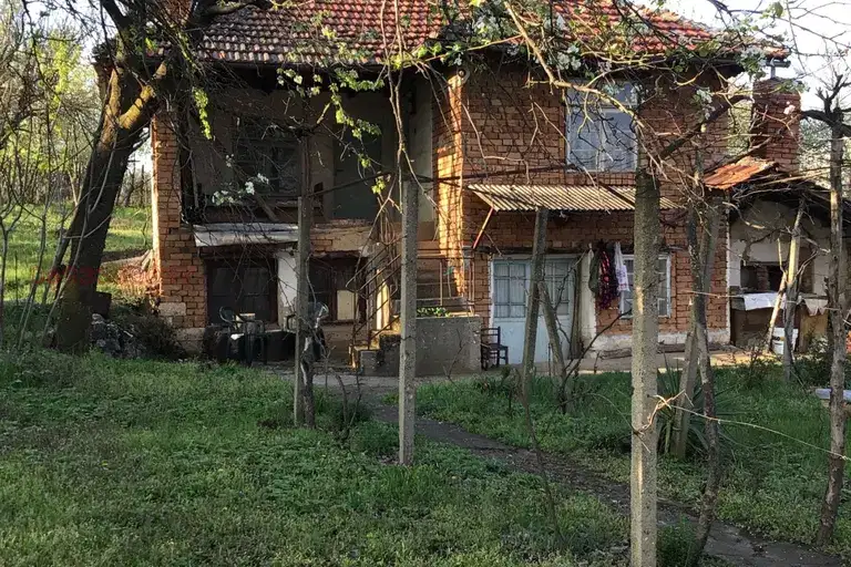 Къща в Разград, с. Юпер