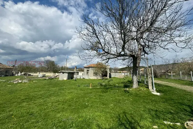 House in Oblast Shumen, Zaichino Oreshe