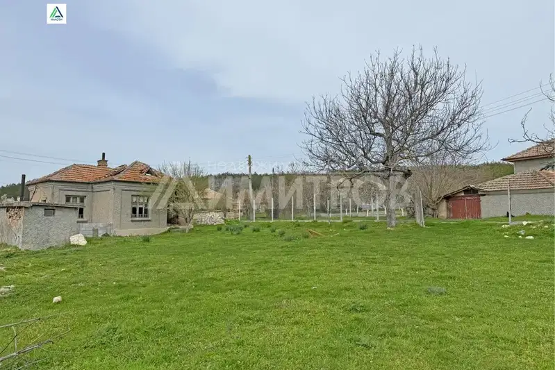 House in Oblast Shumen, Zaichino Oreshe