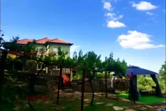 Къща в Габрово, с. Здравковец