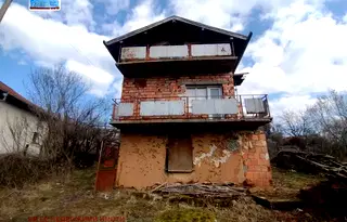 Къща в Перник, с. Зелени