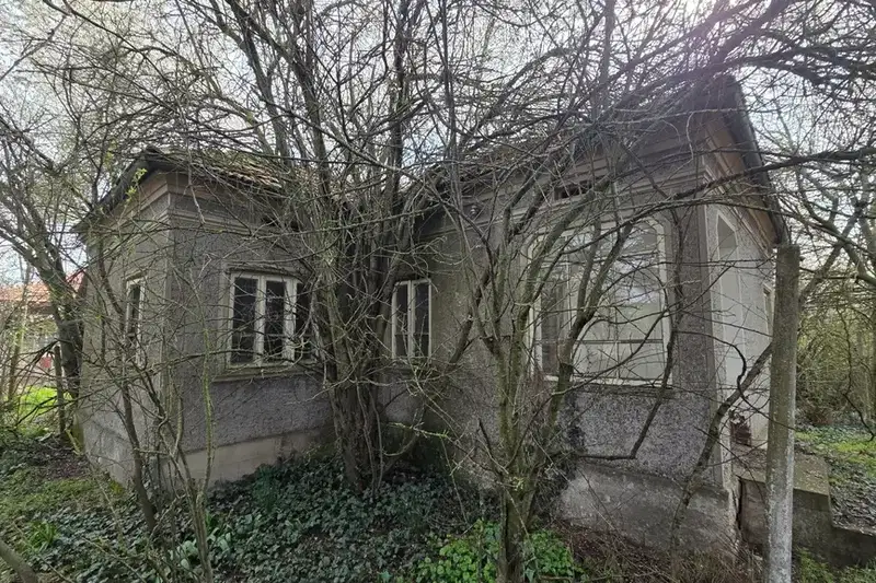 House in Oblast Dobrich, Zmeevo