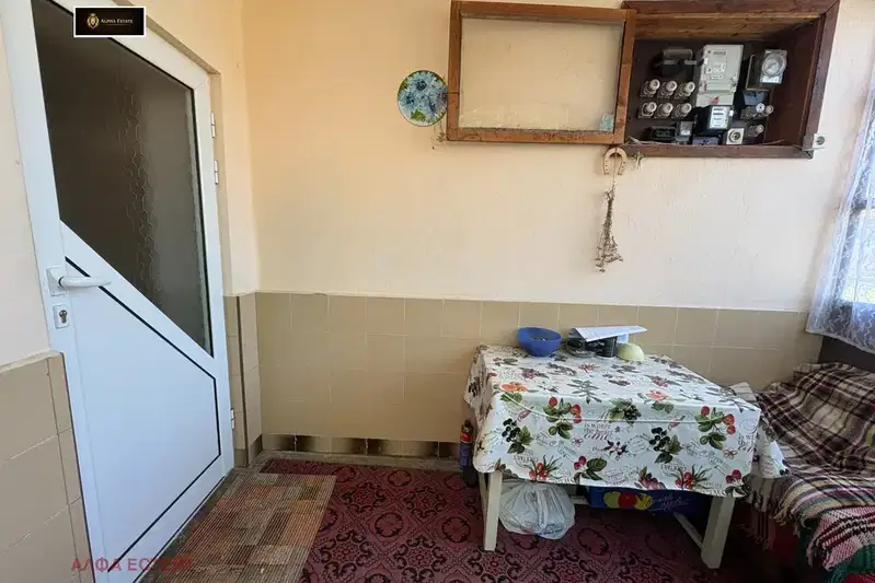 Къща във Враца, с. Зверино