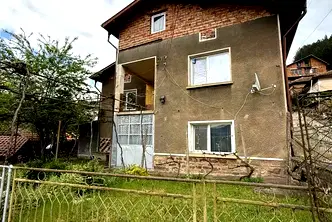 Къща във Враца, с. Зверино