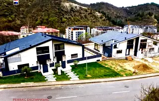 Къща в Благоевград, Сандански