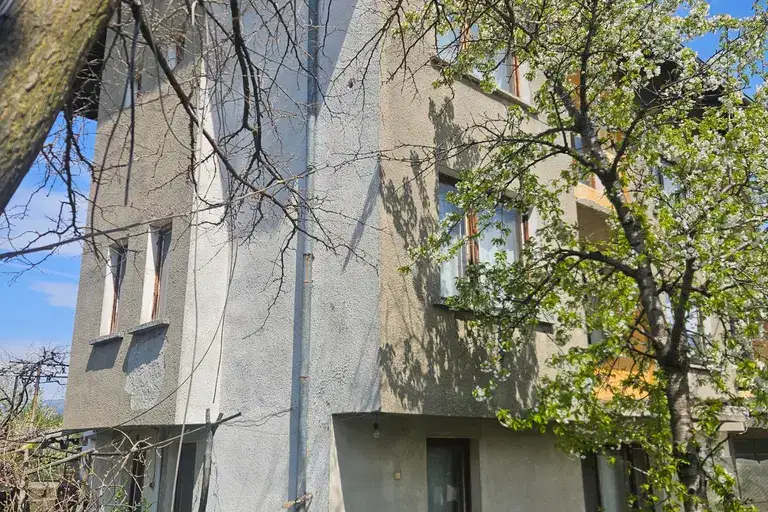 Къща в Кюстендил, Сапарева баня