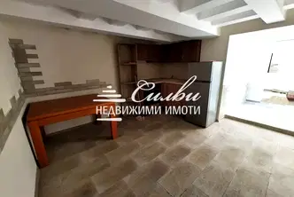 Къща в Шумен, Център
