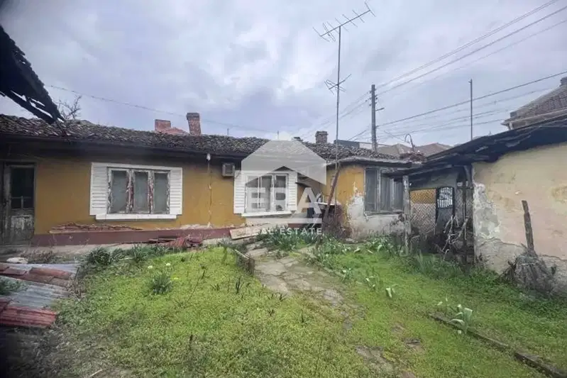 House in Silistra, Centyr