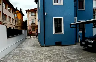 Къща в София, Център