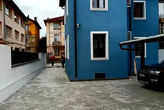 Къща в София, Център