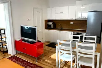 Къща в София, Център