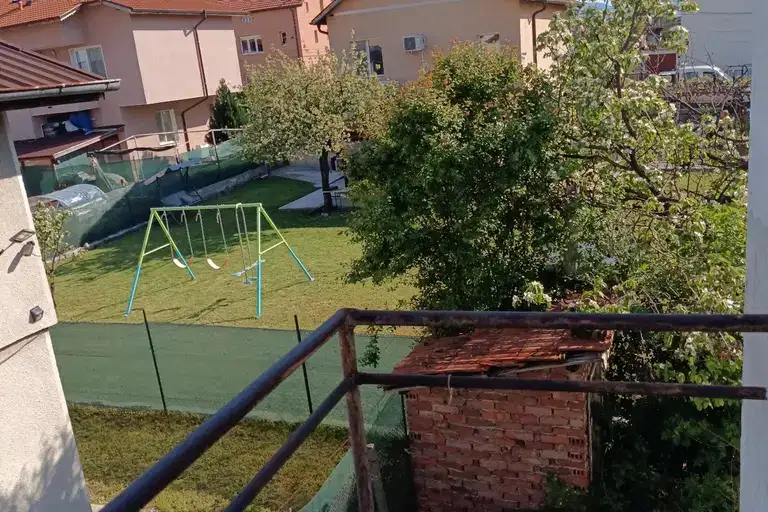 Two-storey house for renovation in Vrabnitsa 1, Sofia