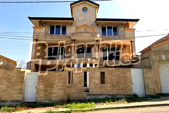 Къща в Бургас, Средец