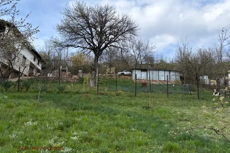 House in област София, Svoge