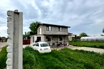 Къща в Пловдив, Съединение