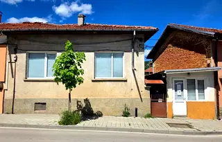 Къща в Ловеч, Троян