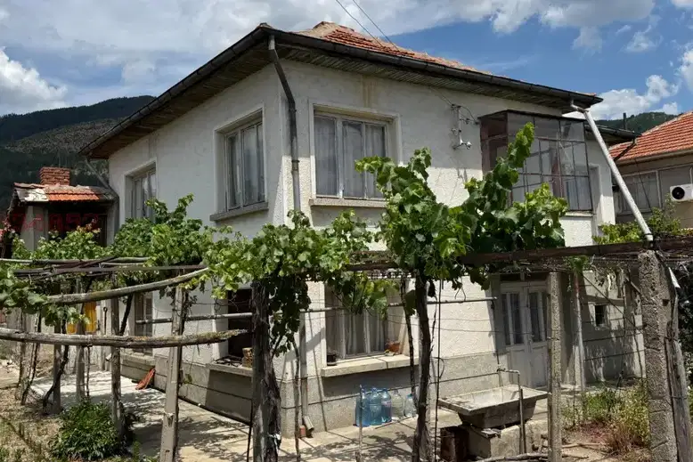 Къща в Сливен, Твърдица