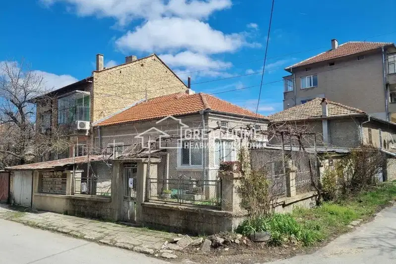 House in Tyrgovishte, Varosha