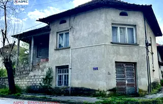 Къща в Ловеч, Угърчин