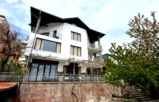 Къща във Варна, Бриз