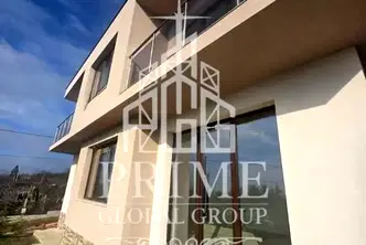 Къща във Варна, м-т Боровец - юг
