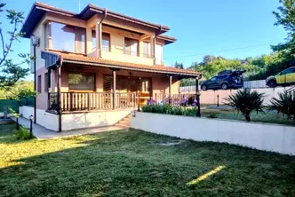Къща във Варна, м-т Боровец - юг