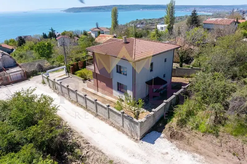 Къща във Варна, м-т Долна Трака