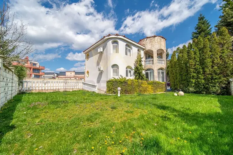 House in Varna, Dolna Traka