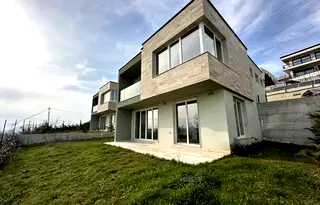 Къща във Варна, м-т Пчелина