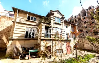 Къща във Варна, Операта