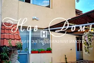 Къща във Варна, Погреби