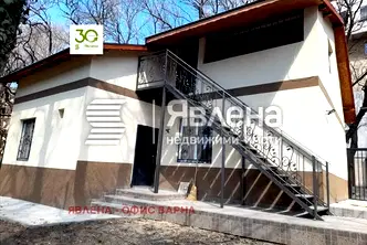 Къща във Варна, ВИНС-Червен площад